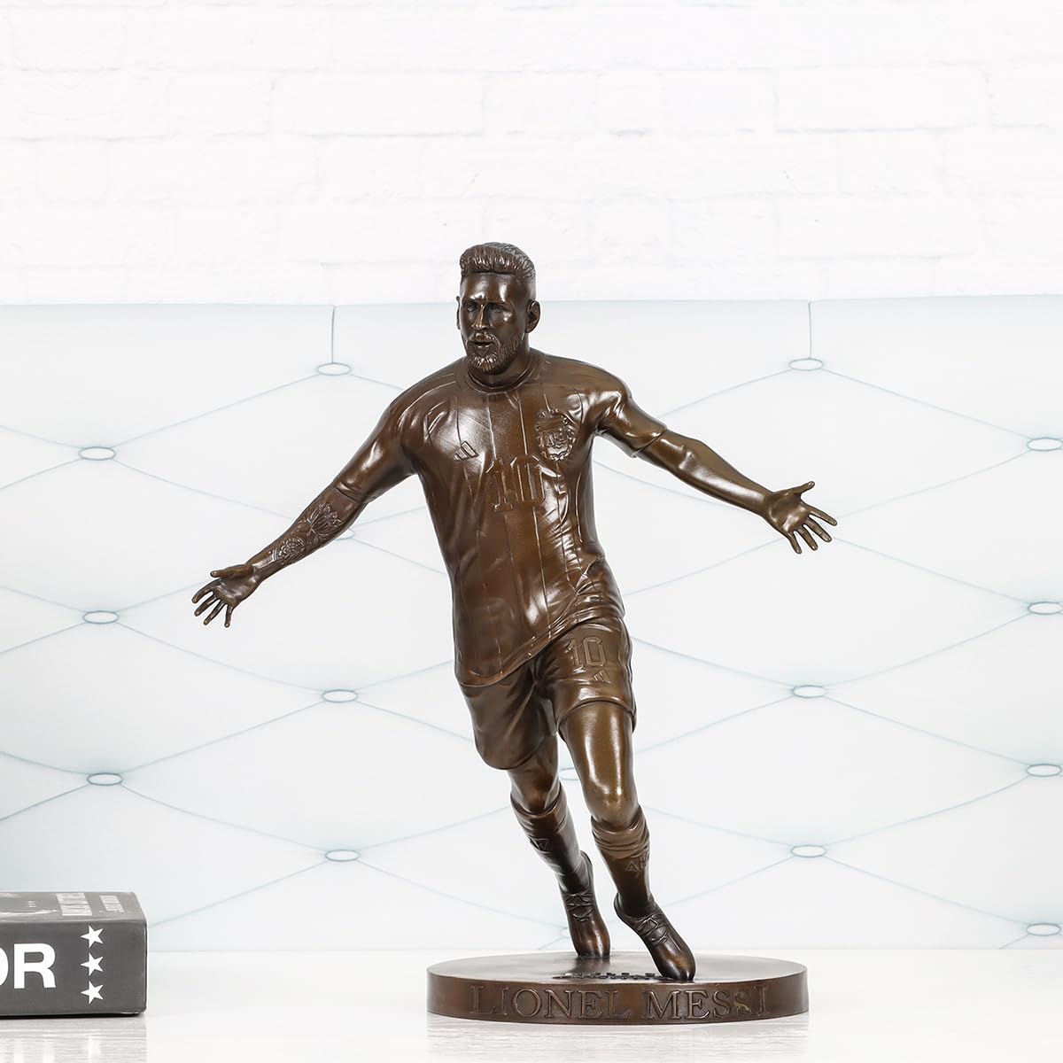 NILEEBUKER Bronze Lionel Messi Statue Soccer Football Star Home